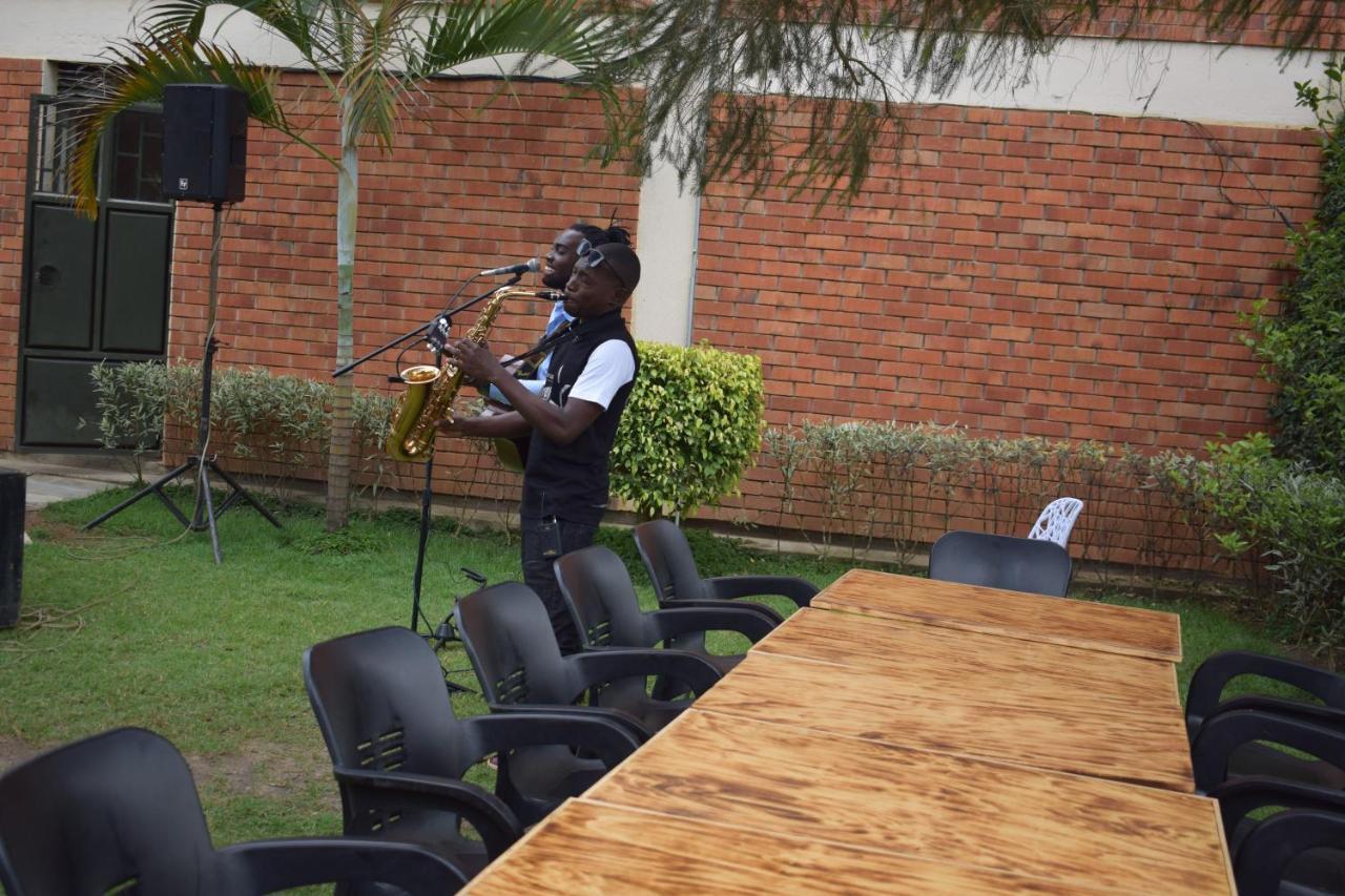 Acacia Hotel Mbarara Nyamitanga Buitenkant foto
