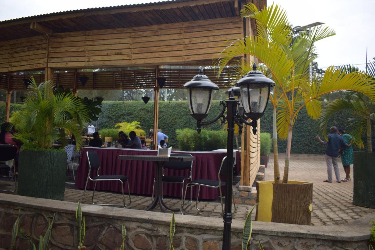 Acacia Hotel Mbarara Nyamitanga Buitenkant foto
