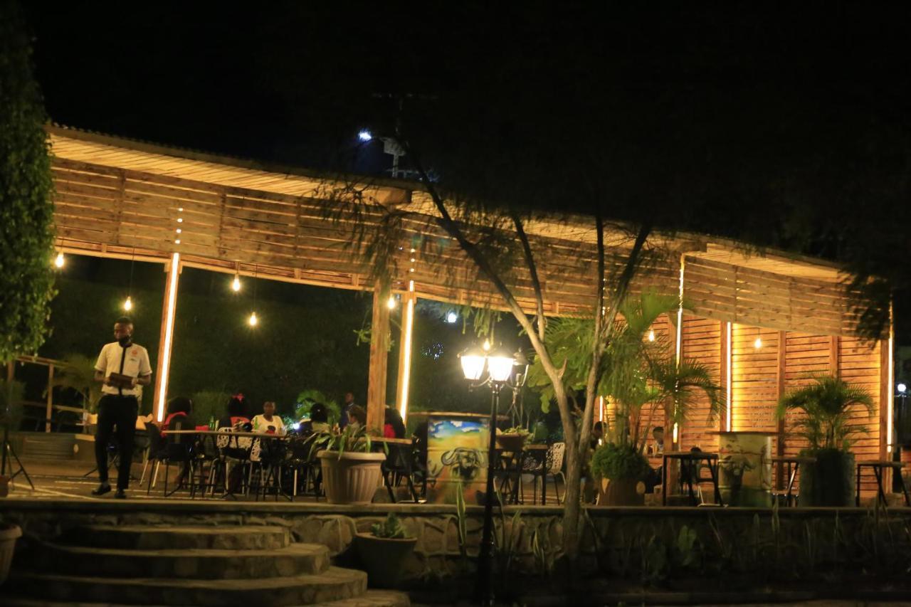 Acacia Hotel Mbarara Nyamitanga Buitenkant foto