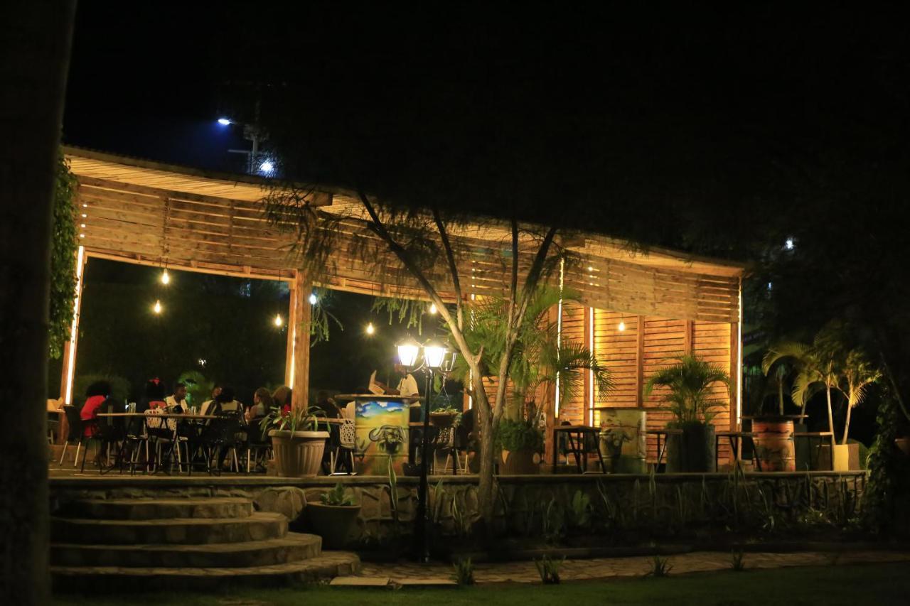 Acacia Hotel Mbarara Nyamitanga Buitenkant foto